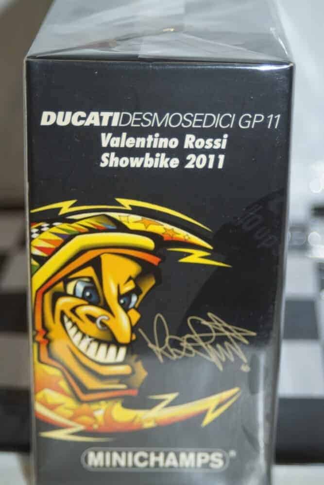 Minichamps ducati desmosedici gp11 2011,1:12th 122 110846