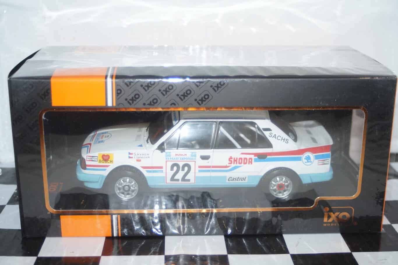 Ixo skoda 130lr rally acropolis #22 s.kvaizar 1986 1:18 ref 18rmc157b.22