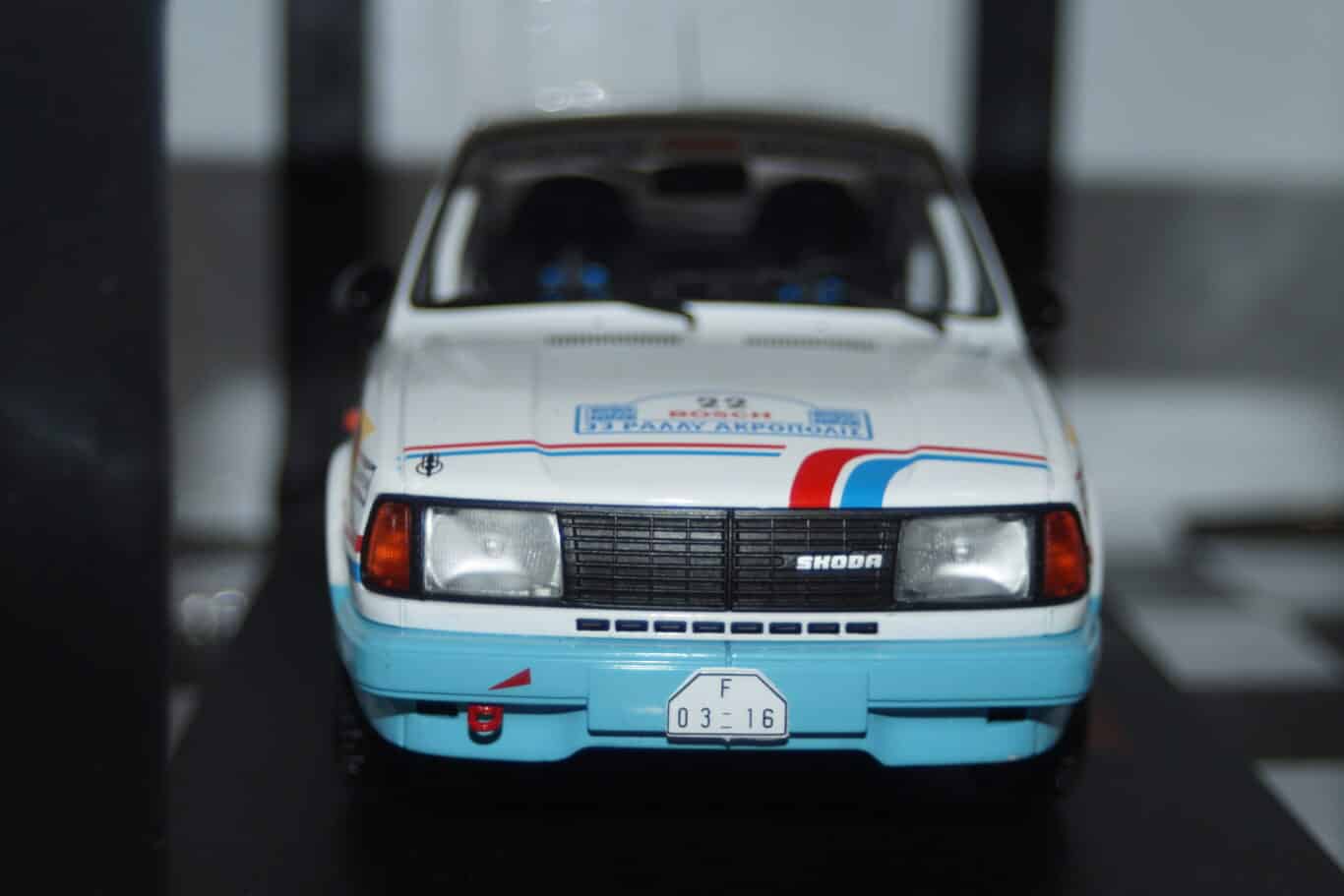 Ixo skoda 130lr rally acropolis #22 s.kvaizar 1986 1:18 ref 18rmc157b.22