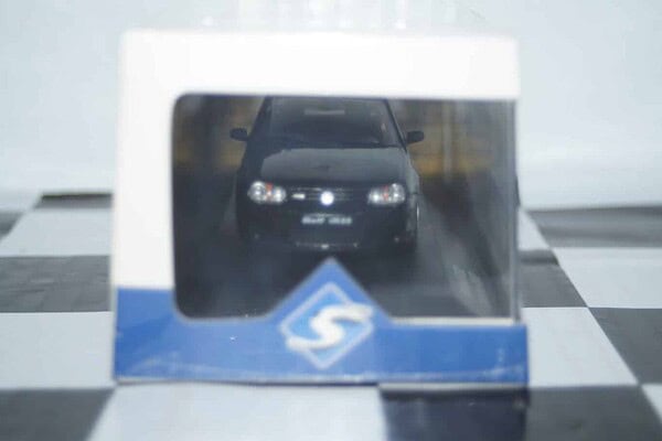 Solido volkswagen golf iv r32 4motion awd black 1:43rd ref s4313603