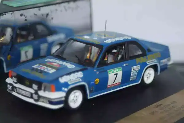Vitesse opel ascona 400 #7 'publimmo'operto wine rally 1981 ref l194 -cracks in case
