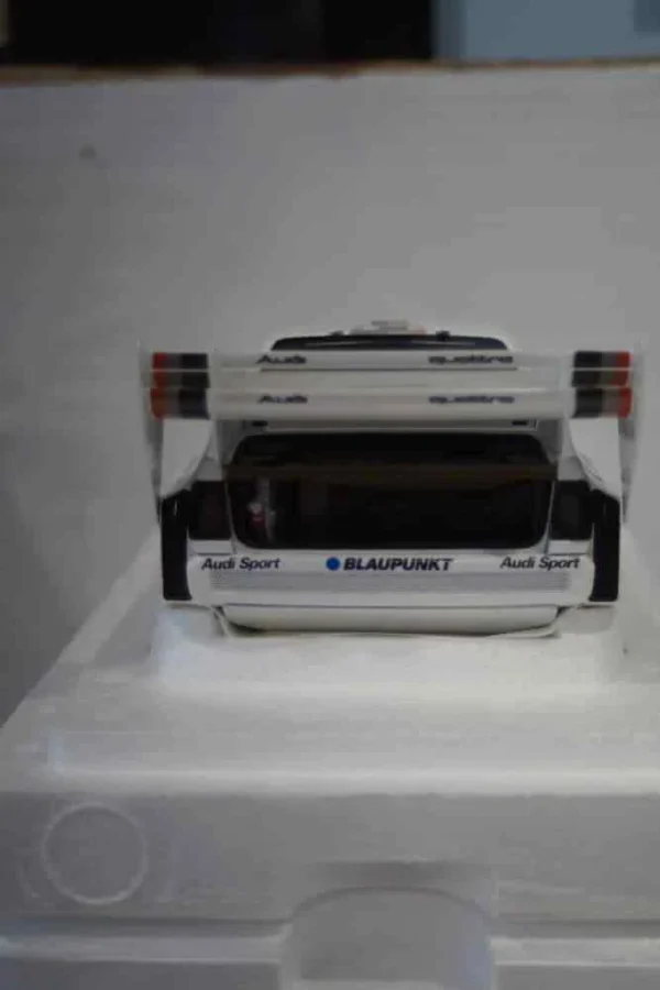 Autoart audi quattro s1 rally pikes peak winner 1987 #1 w.roehrl 1:18 88700