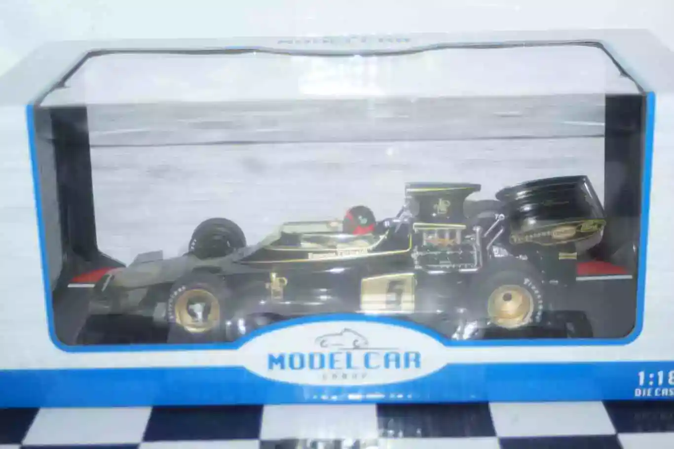 Model car group lotus - ford  72d #5 1st gp spain 1972 fittipaldi 1/18th mcg18610f
