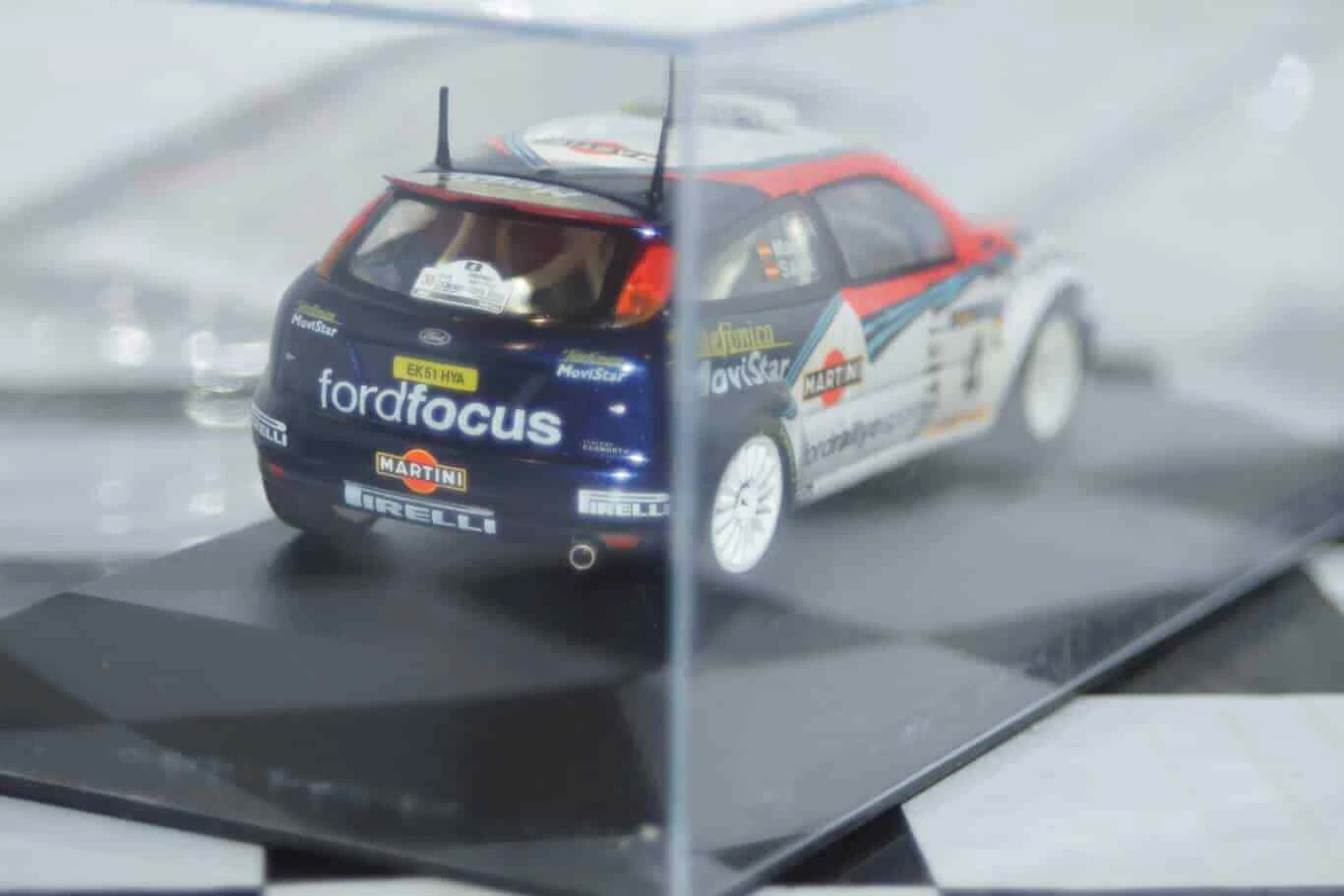 Ixo ford focus wrc catalunya rally 2002 sainz #4 rally car collection 1/43rd wrong sleeve