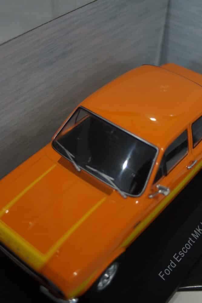 Model car group ford escort mk1 rs orange mcg18253 1/18th