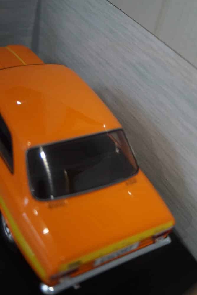 Model car group ford escort mk1 rs orange mcg18253 1/18th