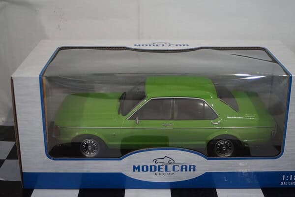 Model car group ford granada mk1 green 1975 mcg18396
