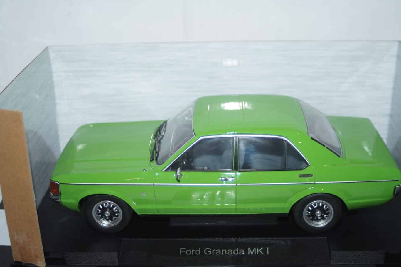 Model car group ford granada mk1 green 1975 mcg18396
