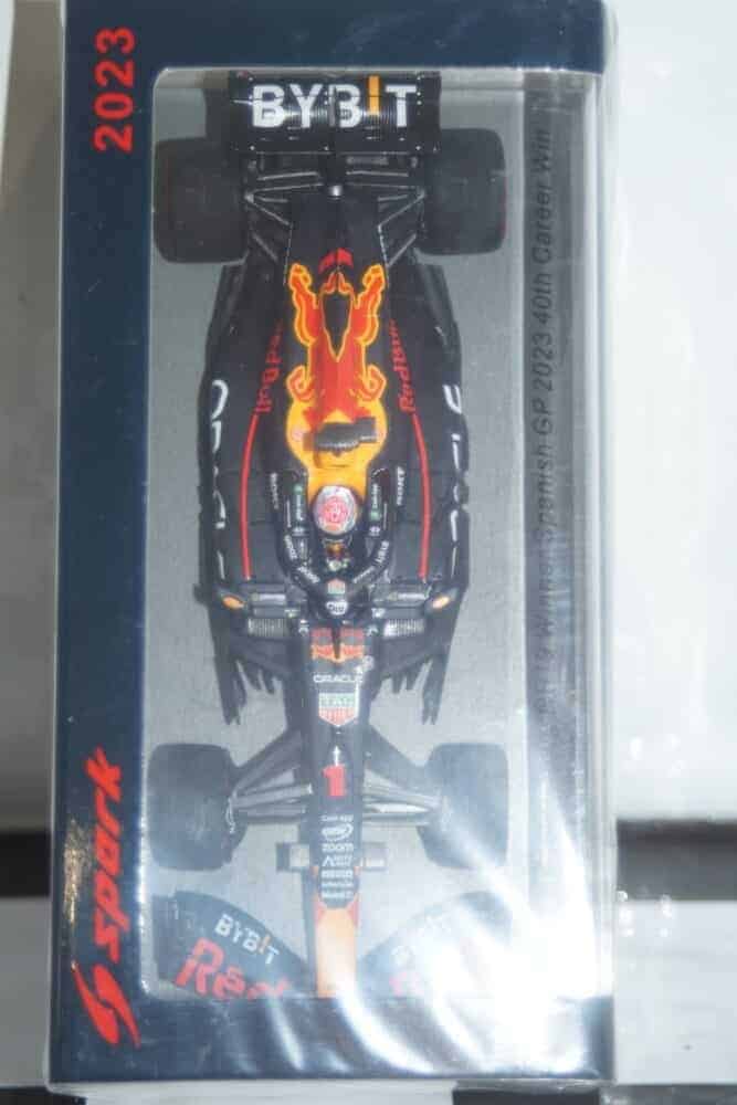 Spark oracle red bull racing rb19 winner spanish gp 2023 1:43 resin s8910