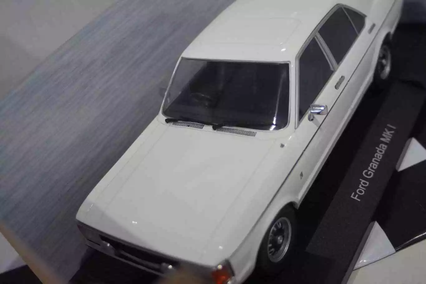 Model car group ford granada mk1 white 1975 rhd uk exclusive mcg18469