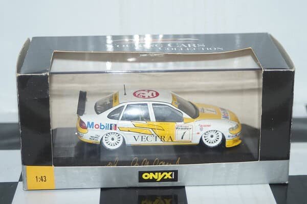Onyx vauxhall vectra btcc 1996 cleland 1:43 scale xt003 signed