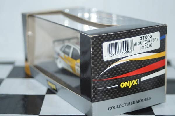 Onyx vauxhall vectra btcc 1996 cleland 1:43 scale xt003 signed