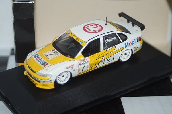 Onyx vauxhall vectra btcc 1996 cleland 1:43 scale xt003 signed