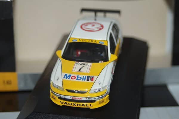 Onyx vauxhall vectra btcc 1996 cleland 1:43 scale xt003 signed