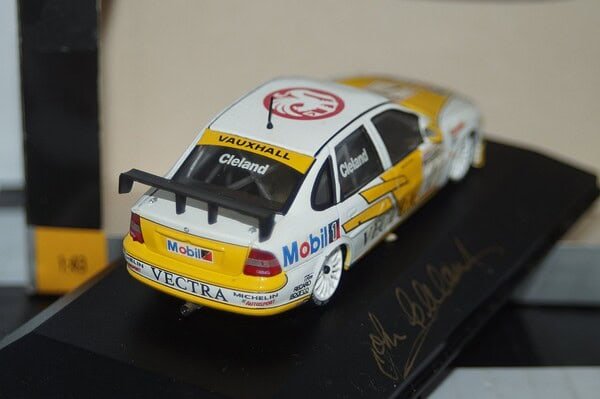 Onyx vauxhall vectra btcc 1996 cleland 1:43 scale xt003 signed