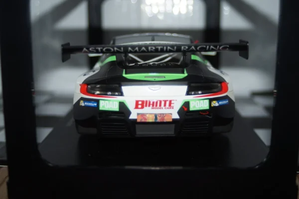 Autoart aston martin vantage 12hr endurance 2015 #99a 1:18 scale 81507
