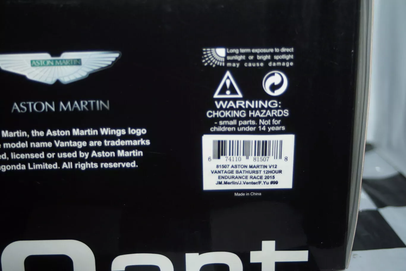 Autoart aston martin vantage 12hr endurance 2015 #99a 1:18 scale 81507