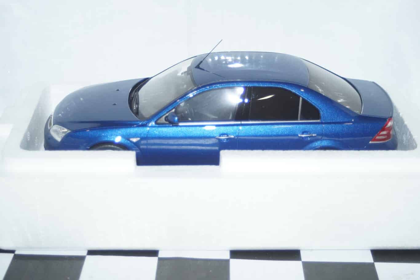 Otto ford mondeo st 220 blue 2005 1:18 ot448