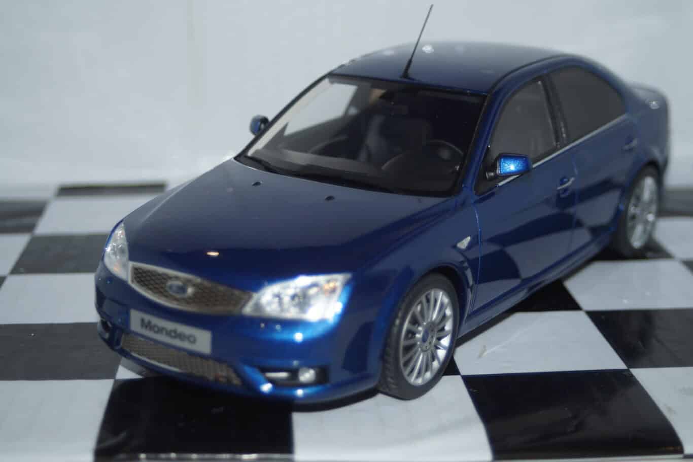 Otto ford mondeo st 220 blue 2005 1:18 ot448