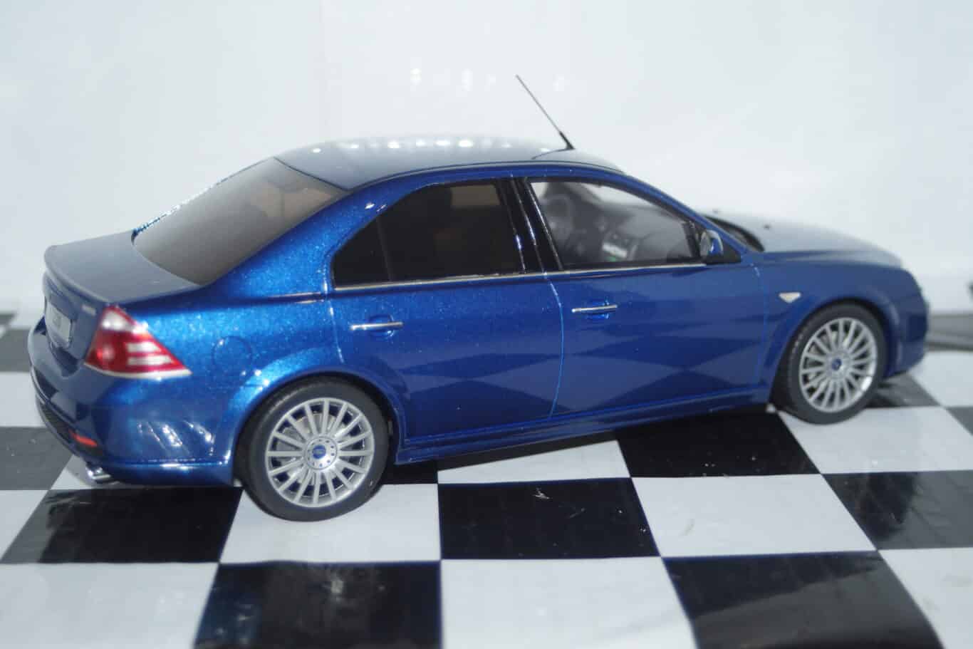Otto ford mondeo st 220 blue 2005 1:18 ot448