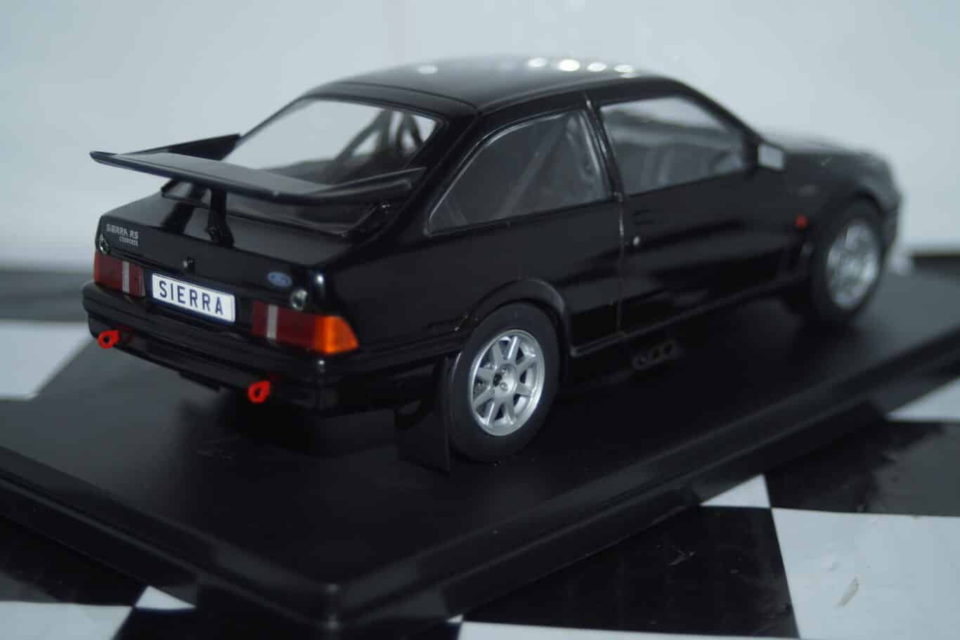 Whitebox ford sierra rs cosworth black 1:24 wb124212