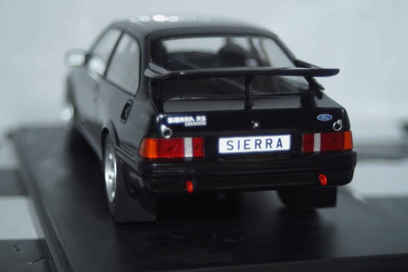 Whitebox ford sierra rs cosworth black 1:24 wb124212