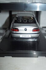 Triple 9 opel omega b roadcar 1996 silver 1:18 t9-1800430