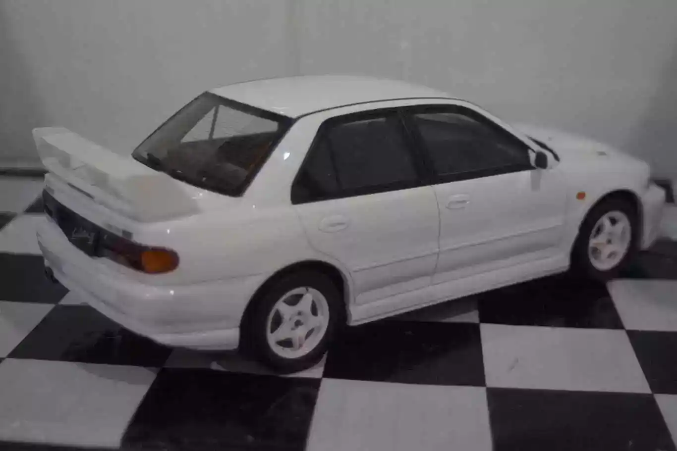 Otto mitsubishi lancer evo 3 white 1:18 resin ot1065