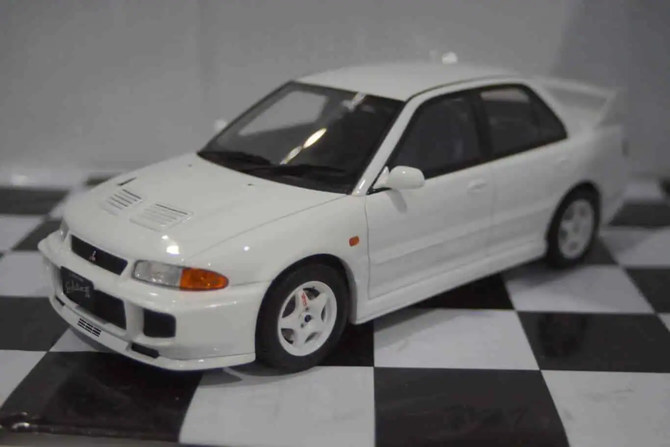 Otto mitsubishi lancer evo 3 white 1:18 resin ot1065