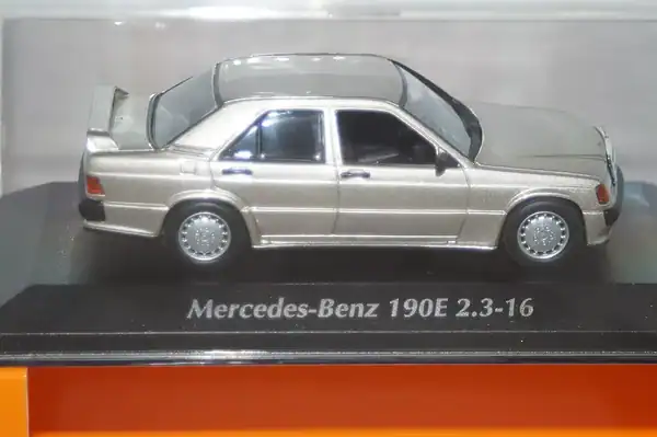 Maxichamps mercedes benz 190e 1984 gold 1:43 940 035600
