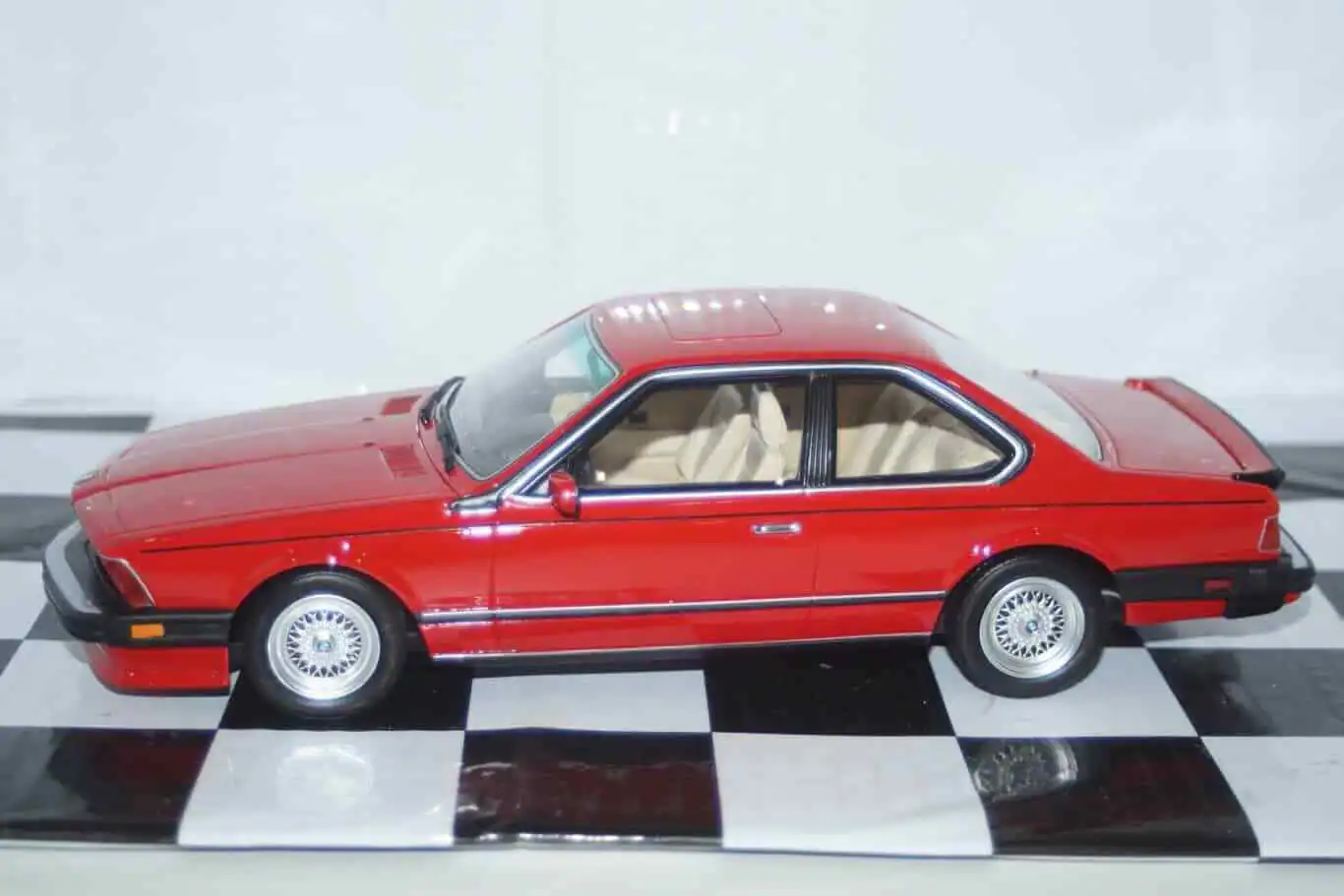 Otto bmw e24 m6 red 1986 1:18 ot1018