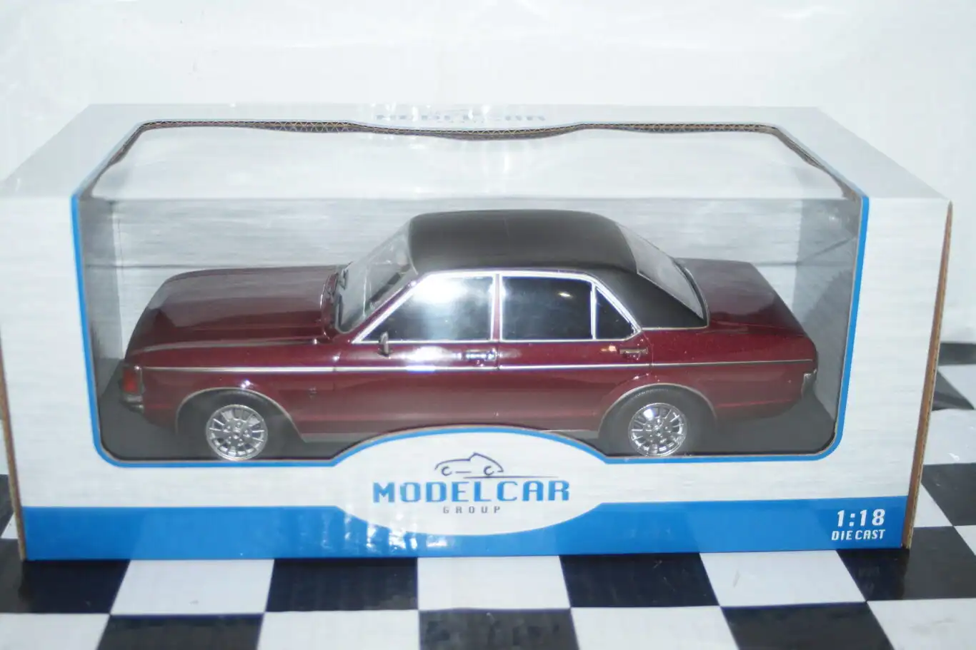 Model car group ford granada mk1 maroon / black 1975 rhd uk exclusive mcg18467