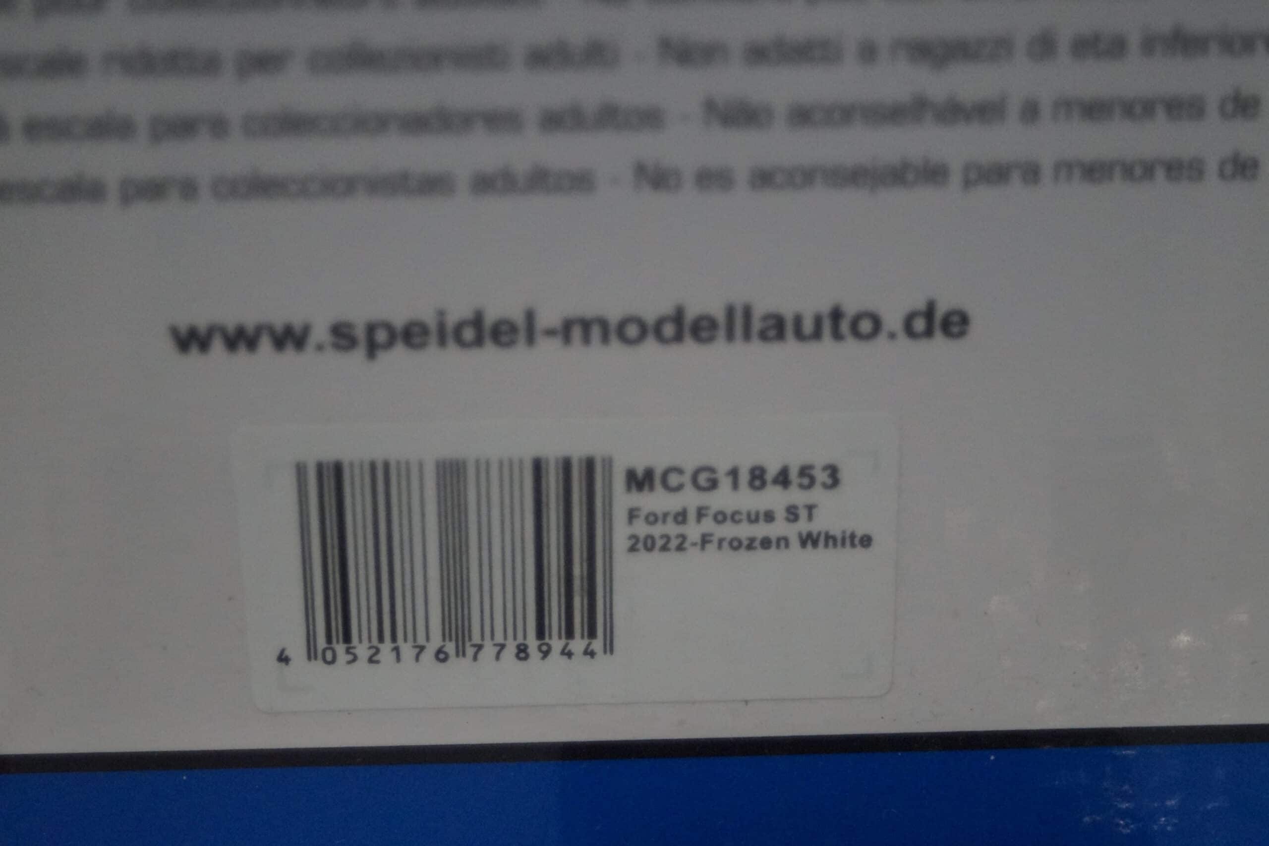Model car group ford focus st white 1/18th mcg18453