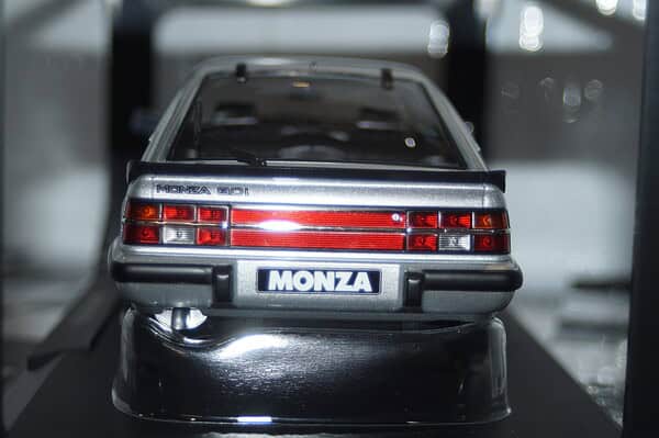 Norev opel monza 3.0i silver 1985 1:18 scale 183640 ltd