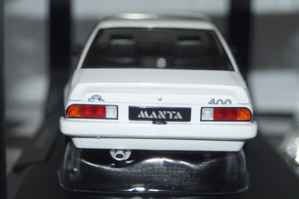 Norev opel manta 400 white 1982  1:18 scale 183302 ltd