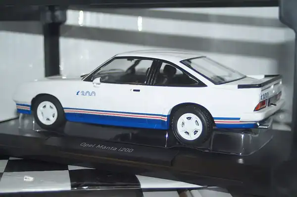 Norev opel manta i200 white 1984 1:18 scale 183300 ltd