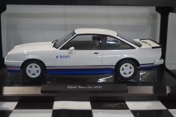 Norev opel manta i200 white 1984 1:18 scale 183300 ltd