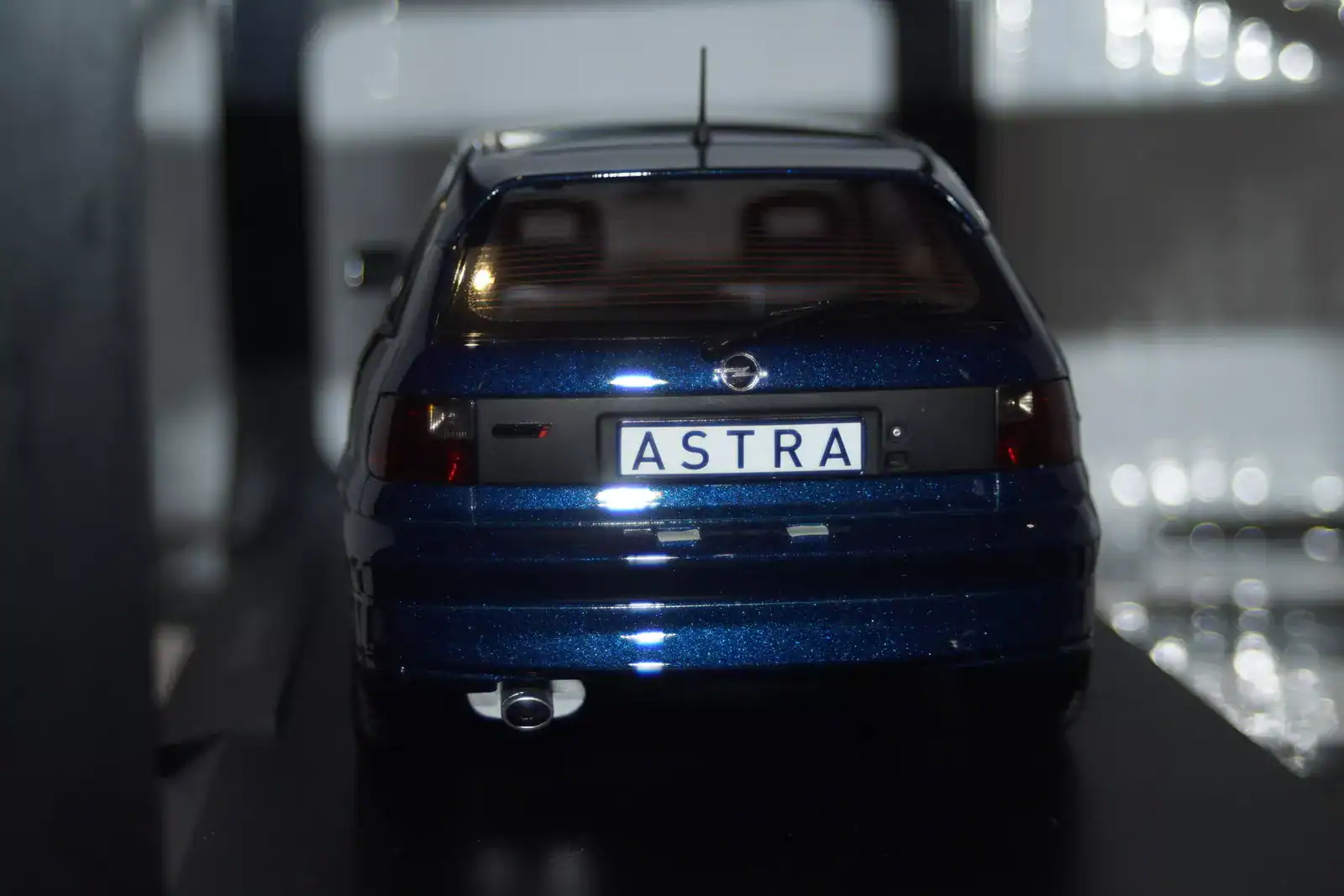 Norev vauxhall opel astra mk3 gsi 1992 blue 1:18 scale 183670