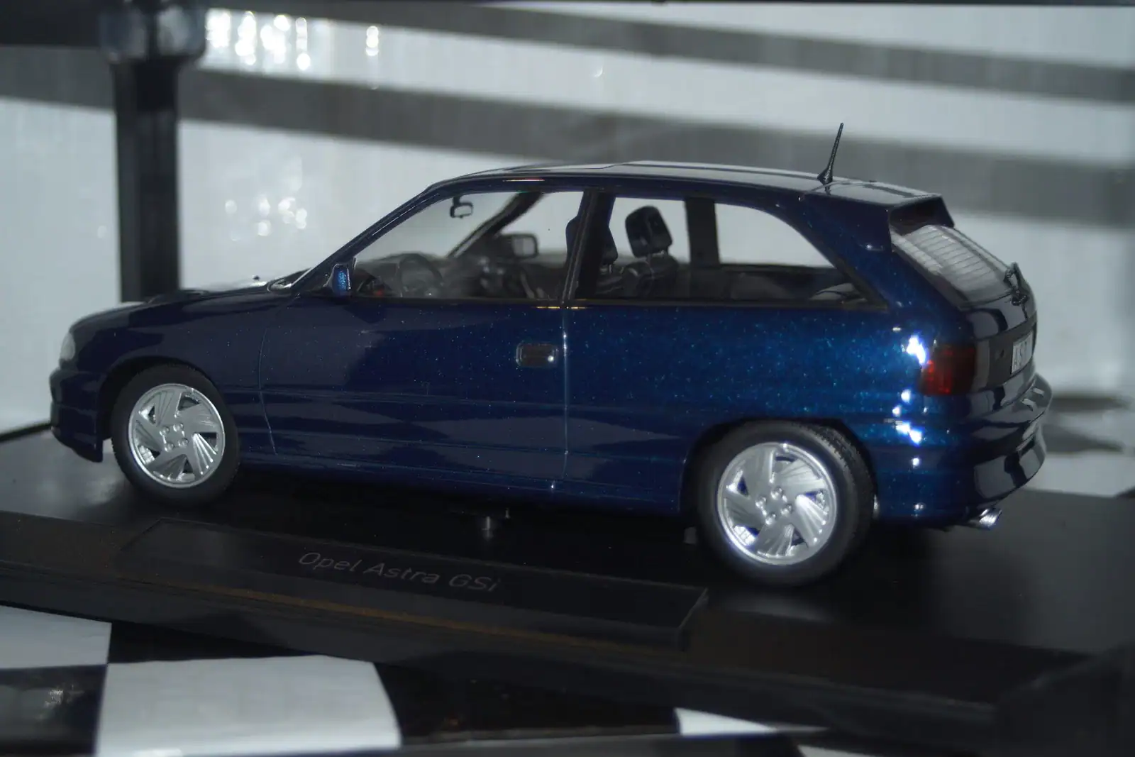 Norev vauxhall opel astra mk3 gsi 1992 blue 1:18 scale 183670