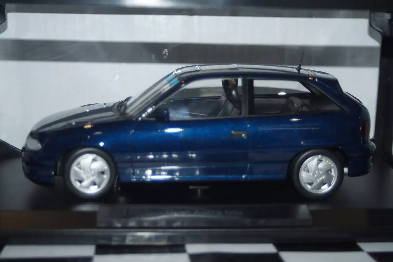 Norev vauxhall opel astra mk3 gsi 1992 blue 1:18 scale 183670