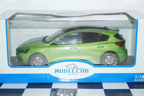 Model car group ford focus st green 1/18th mcg18452