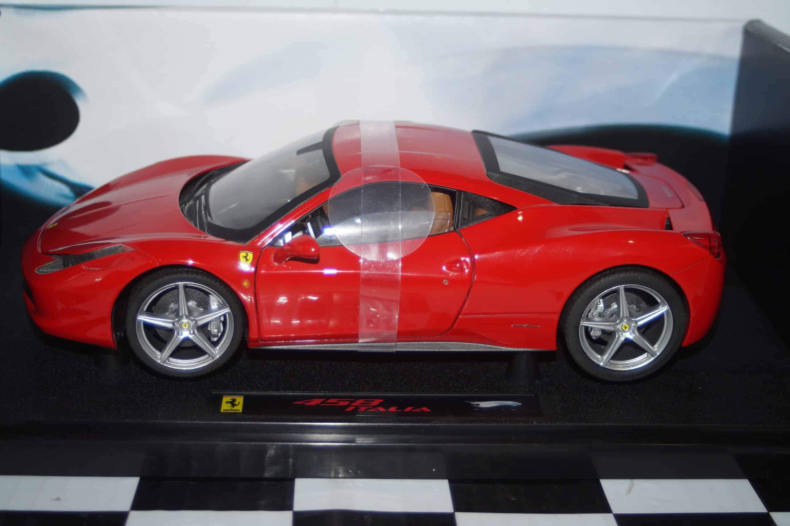 Hotwheels ferrari 458 italia red 1:18th p9893