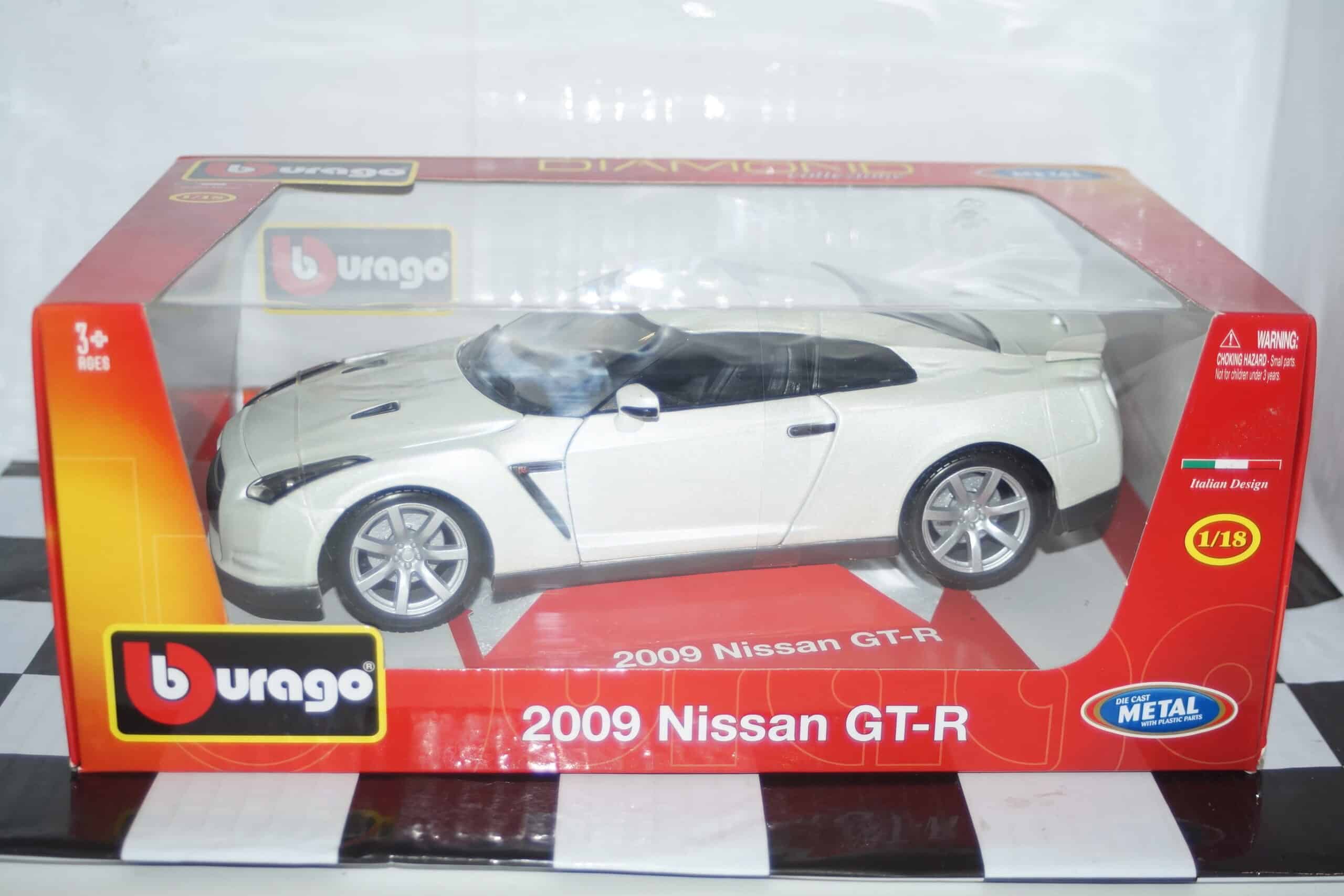 Burago 2009 nissan gt-r 1:18 scale ref 11030