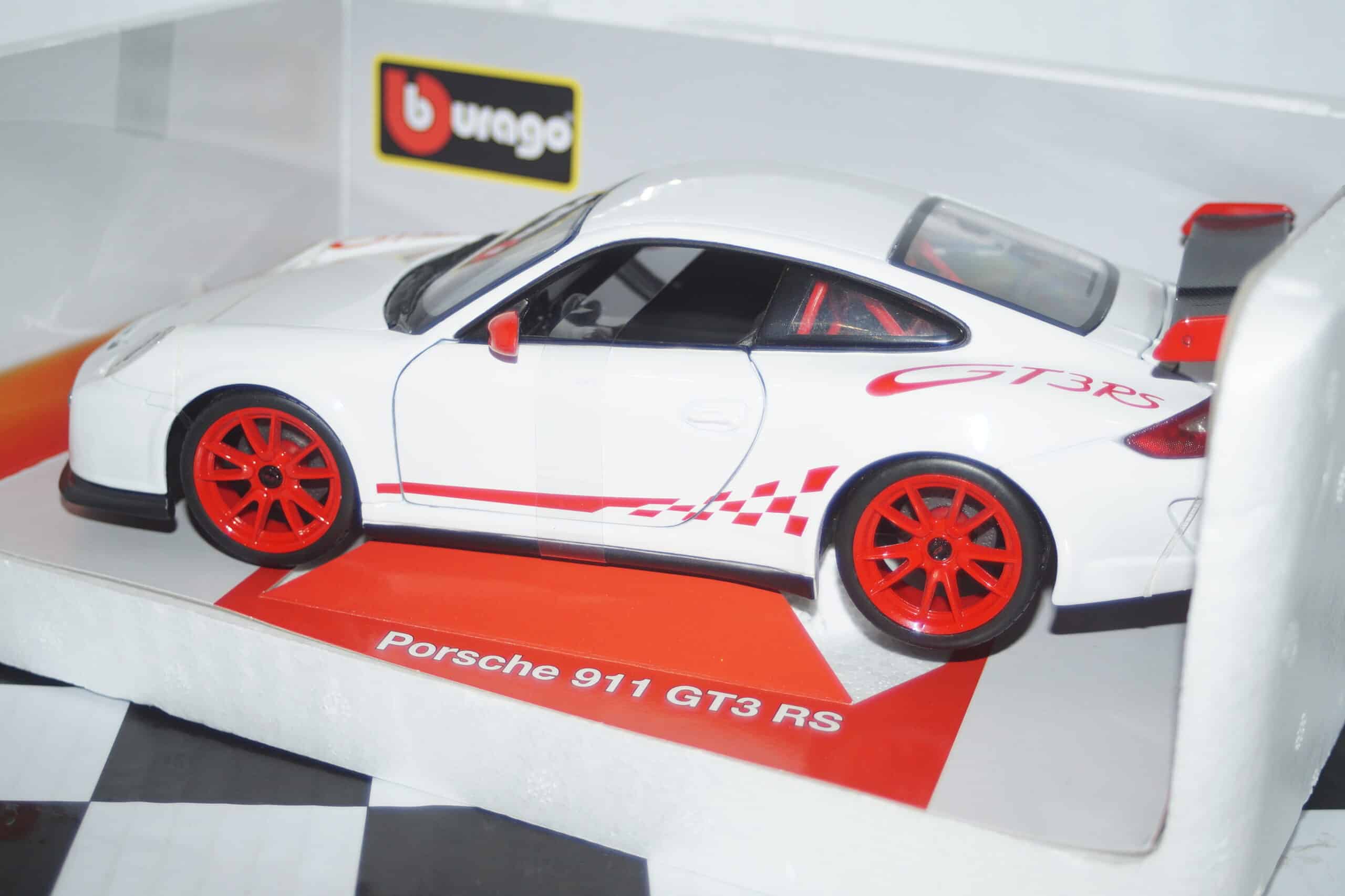 Burago porsche 911 gt3 rs 1:18 scale ref 11034