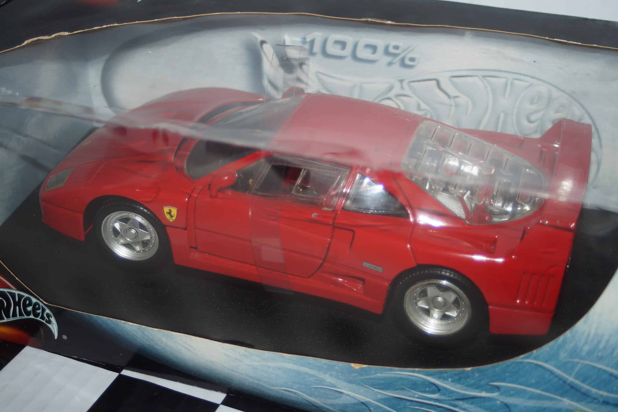 Hotwheels ferrari f40 red 1:18th ref 23911