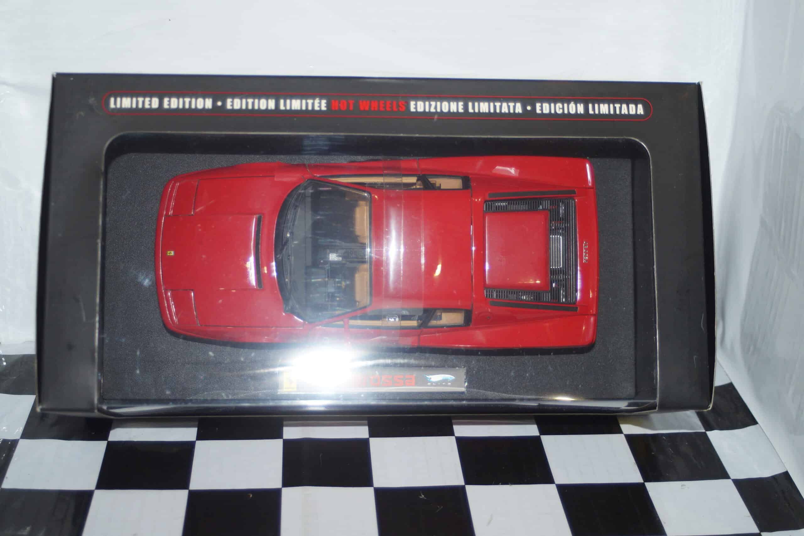 Hotwheels ferrari testarossa red 1:18th j2927-0510