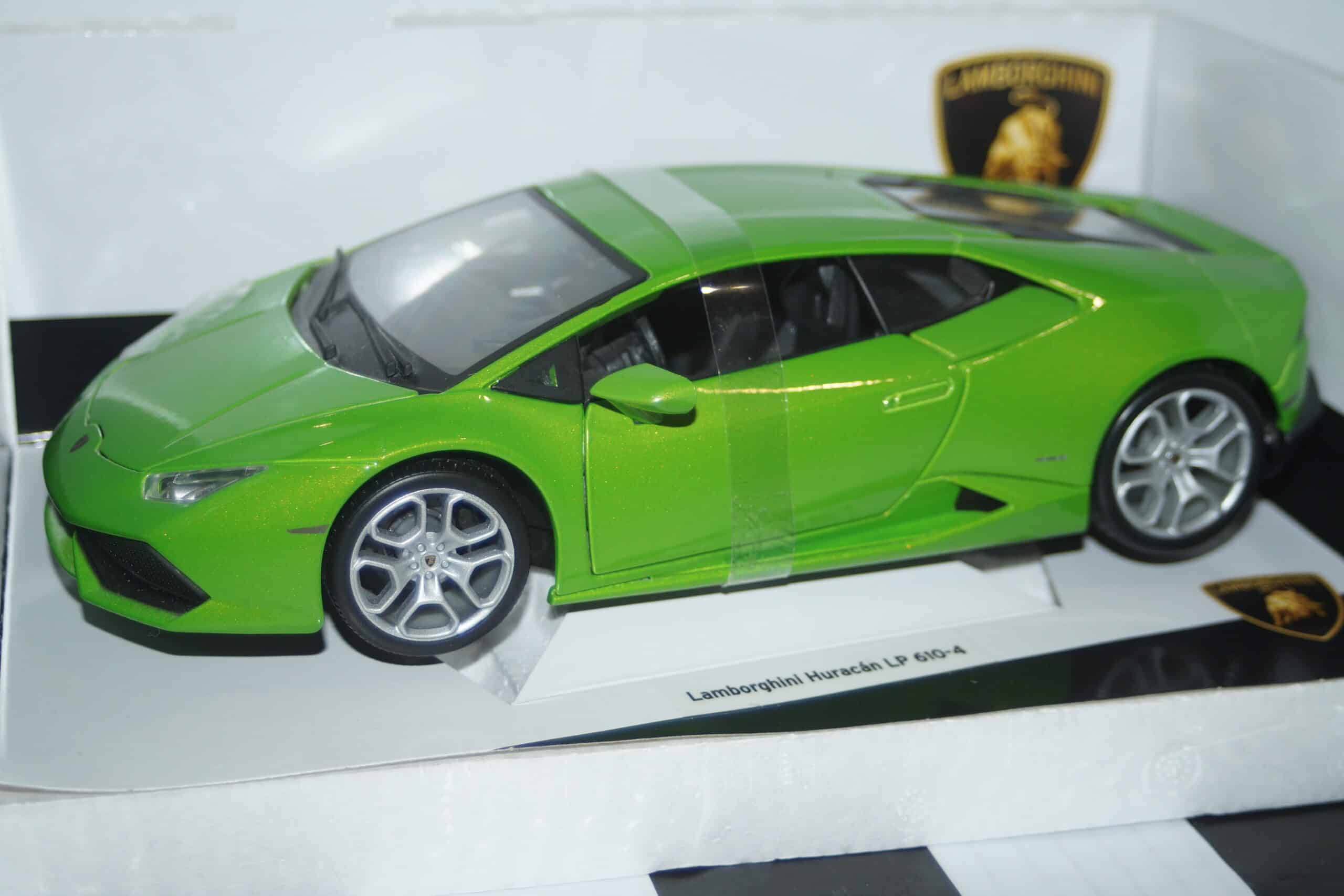 Burago lamborghini huracan lp 610-4 in green 1:18 scale ref 11038