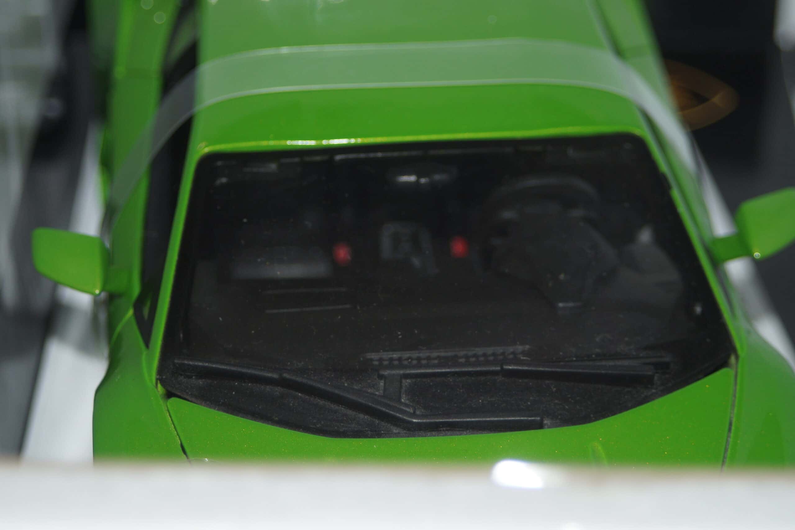 Burago lamborghini huracan lp 610-4 in green 1:18 scale ref 11038