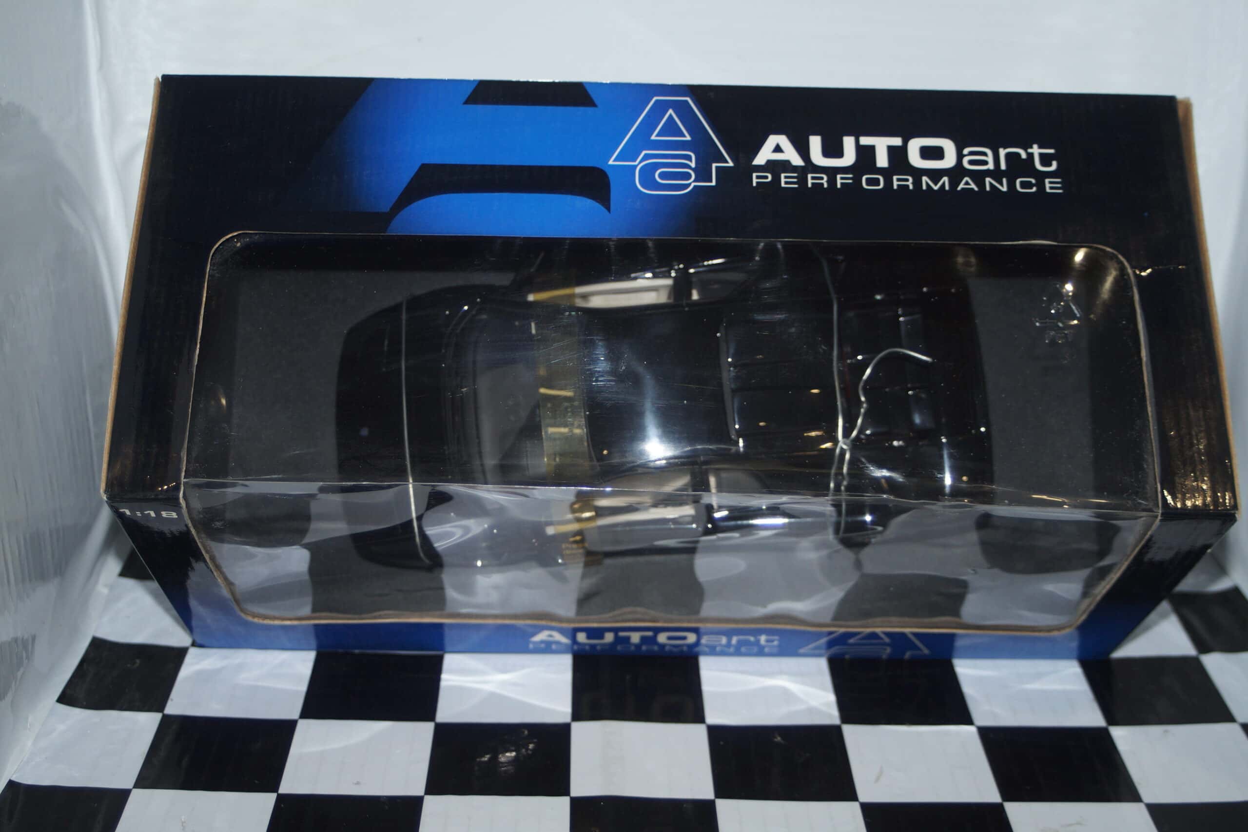 Autoart lamborghini diablo sv black opening features 1:18 scale 70081