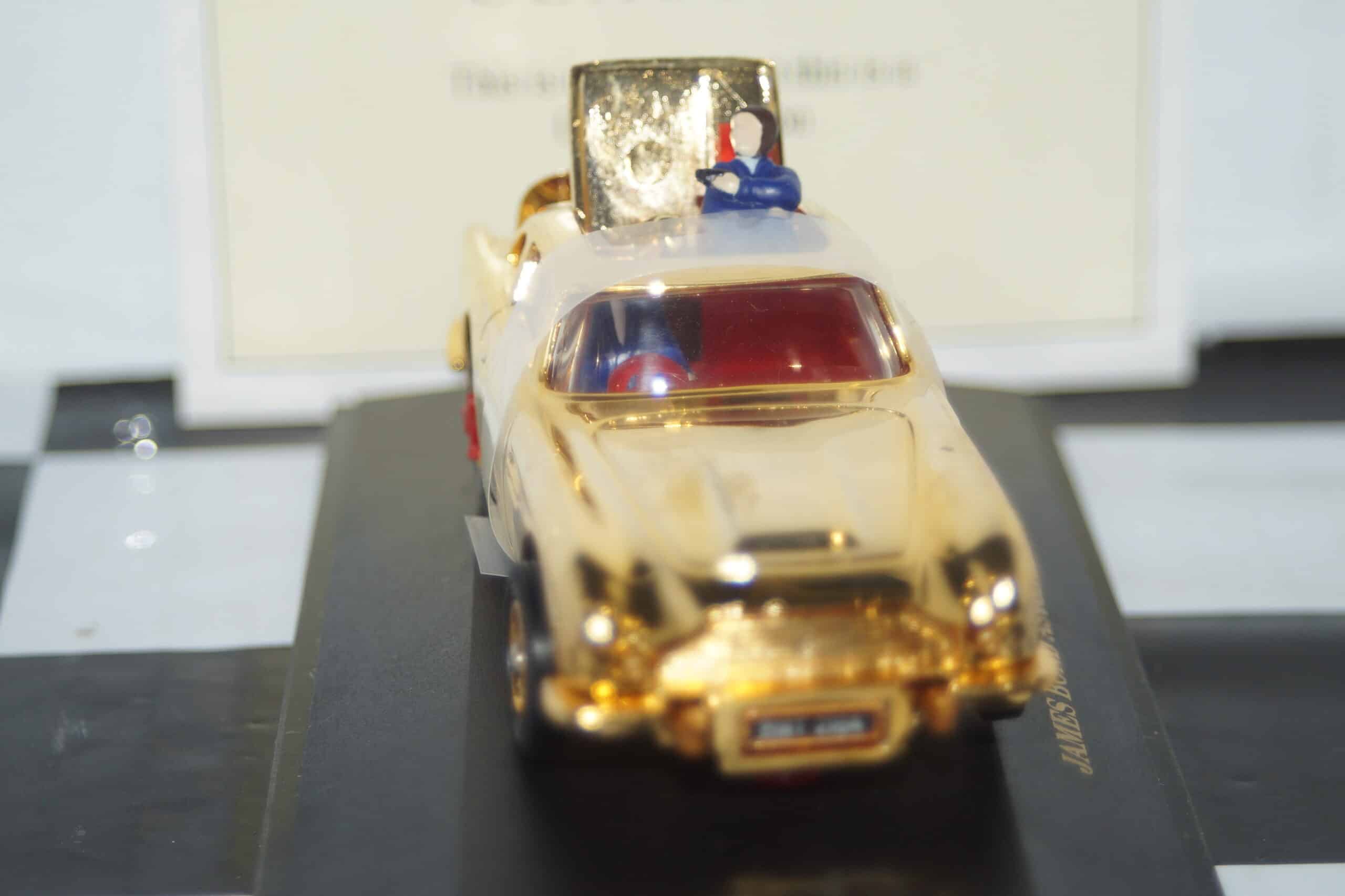 Corgi aston martin db5 james bond gold plated 96656 1:43rd